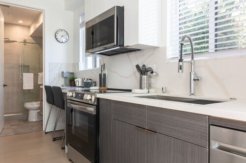 Scandinavian-Style 1BR Apartment BUILT 2024 (p81)