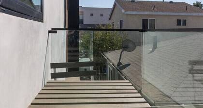 Built 2024 Scandinavian-Style Studio with DECK p82