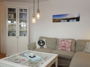 TV, fireplace, stereo