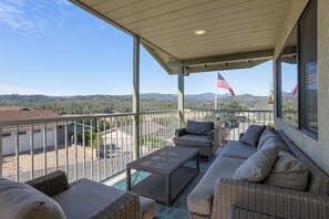 Property grounds - Surf Shack at Lake Nacimiento with Private Slip! (Bradley)