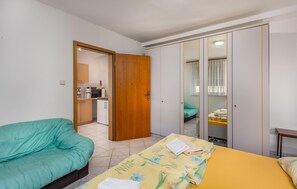 1 bedroom, free WiFi, bed sheets