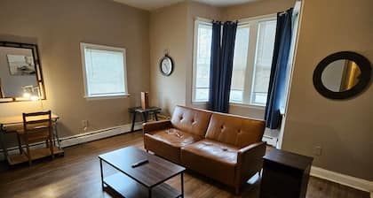 Nice spacious apartment near Whole Foods, Brown University