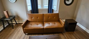 Nice spacious apartment near Whole Foods, Brown University