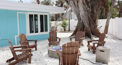 Beach Access 2 King Bed with Firepit on Englewood Beach