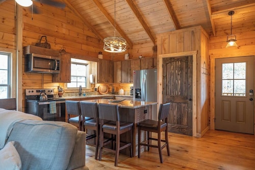 Pinhoti Ridge Retreat Cabin 4, Ridgeview