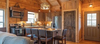 Pinhoti Ridge Retreat Cabin 4, Ridgeview