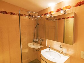 Hårføner og håndklær