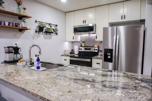 Fridge, microwave, oven, stovetop - Keep Austin Cozy! - Central Retreat (Austin)