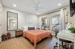1 habitación, escritorio, tabla de planchar con plancha y wifi 