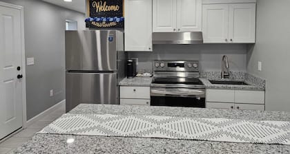 Cozy 1-bedroom apartment in Lumberton with AC, WiFi.