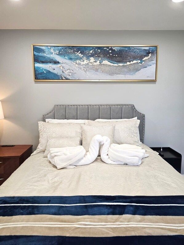 1 camera, una scrivania, ferro/asse da stiro, culla da viaggio