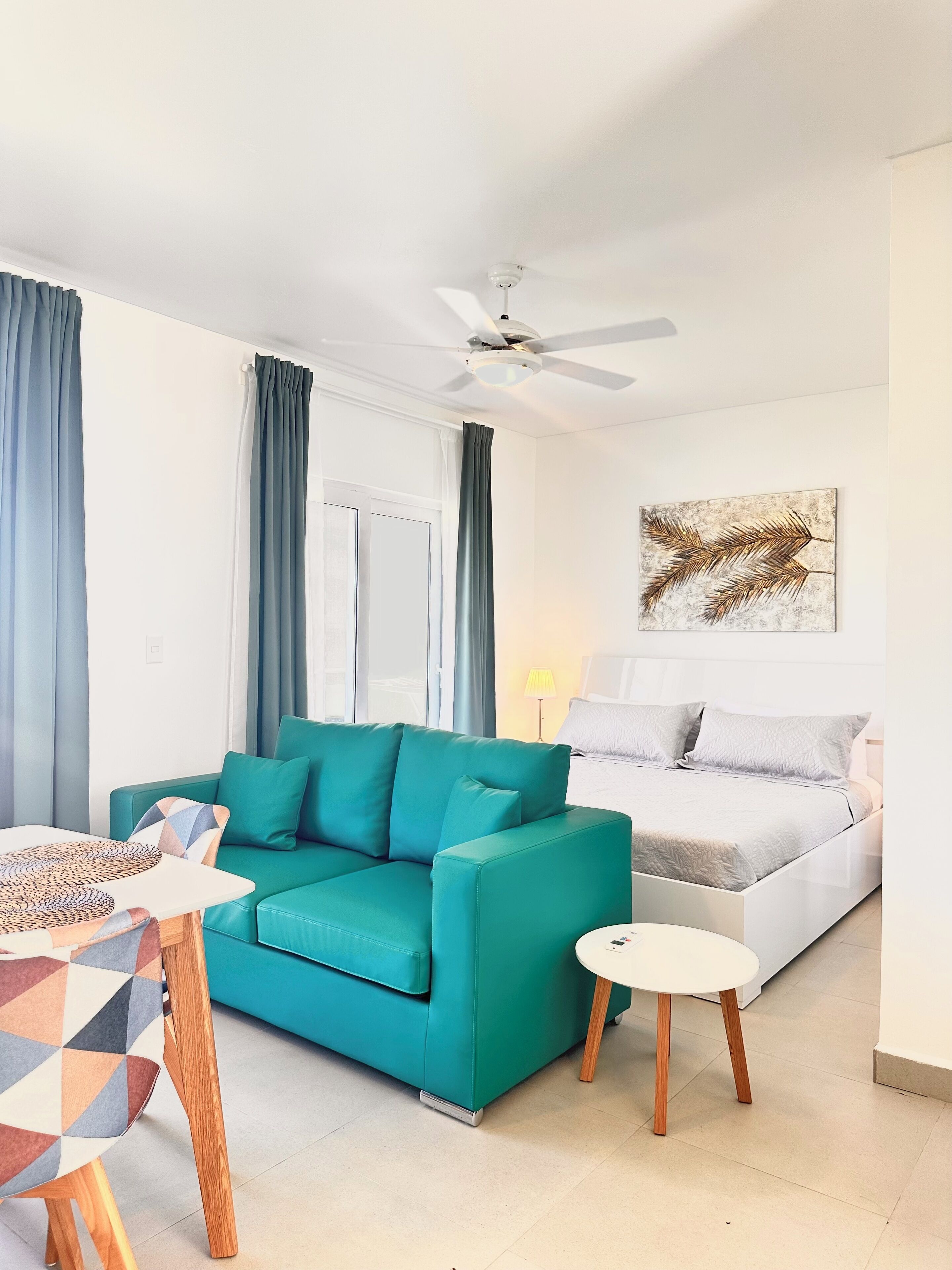 Comfort Studio, 1 Queen Bed, Pool View | Living area | Flat-screen TV, streaming services