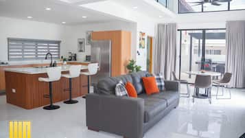 TV skrin rata, perkhidmatan penstriman