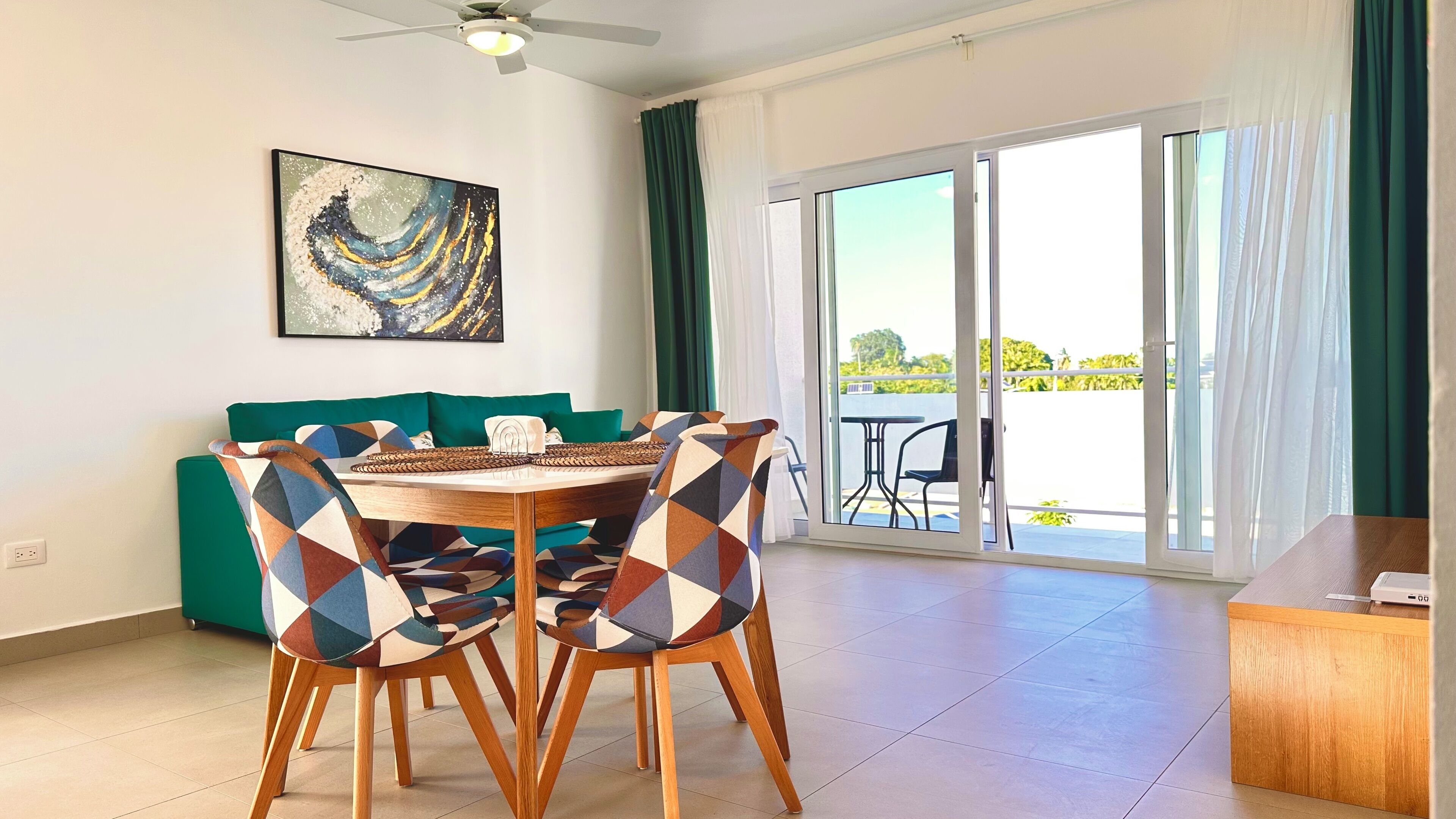 华丽公寓 | 起居区 | 平板电视、流媒体服务