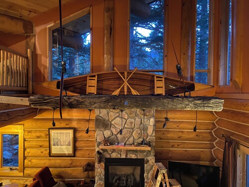 Custom 3-Bedroom Log Cabin w/ Large Loft in Mammoth Lakes