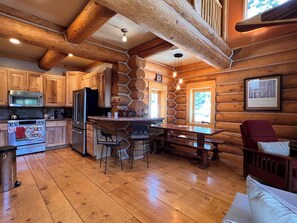 Private kitchen - Custom 3-Bedroom Log Cabin w/ Large Loft in Mammoth Lakes (Mammoth Lakes)