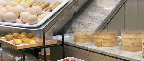 Free daily self-serve breakfast