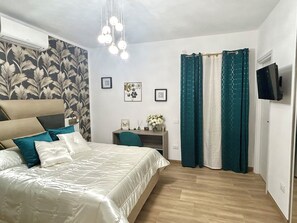 4 chambres, fer et planche à repasser, Wi-Fi, draps fournis