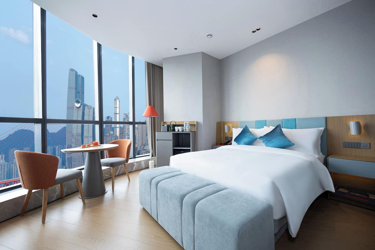 Cubrecamas, cortinas blackout y sistema de insonorización