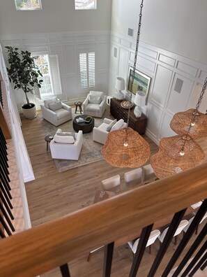 Smart TV, fireplace, computer monitors, printers - Spacious 5-bedroom house with pool/jacuzzi, fitness room 10 minutes from ocean (Carlsbad)