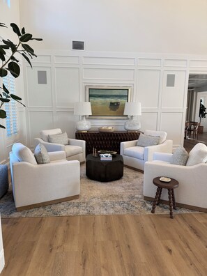 Interior - Spacious 5-bedroom house with pool/jacuzzi, fitness room 10 minutes from ocean (Carlsbad)