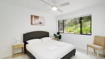 3 bedrooms, iron/ironing board, free WiFi, bed sheets