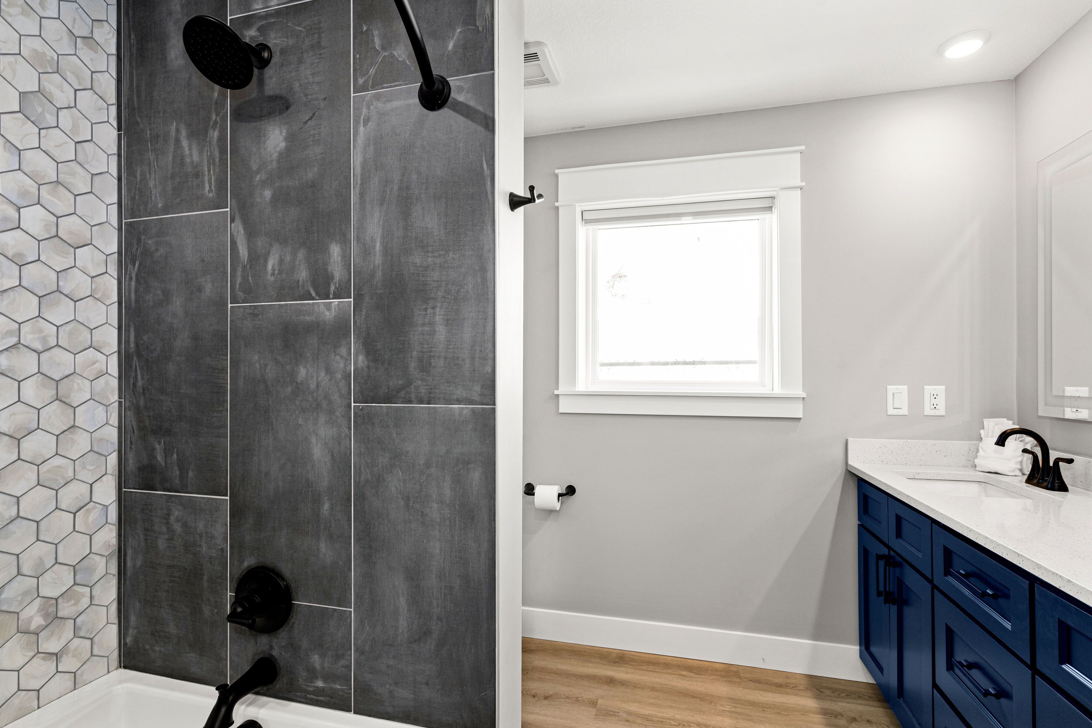 Shower, jetted bath, hair dryer