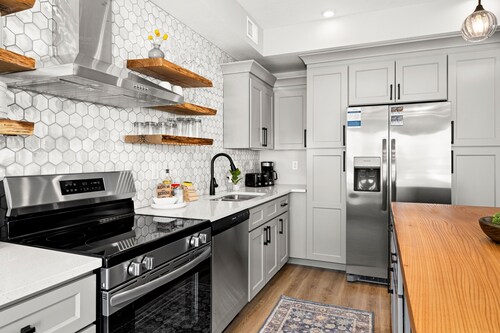 Luxury Condo w/ Beach Access | Dragestil 717-1