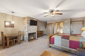 2 chambres, fer et planche à repasser, Wi-Fi gratuit, draps fournis