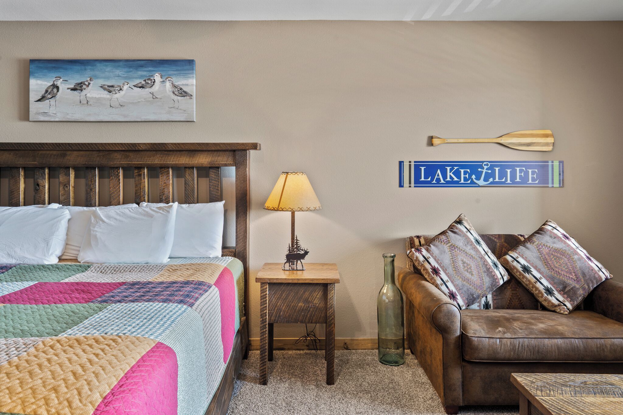 1 habitación, tabla de planchar con plancha, wifi gratis y ropa de cama 