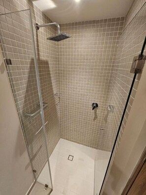 Hair dryer, towels