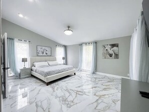 4 chambres, fer et planche à repasser, Wi-Fi, draps fournis