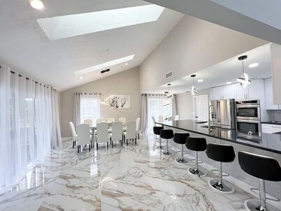 4-bedroom Luxury Modern Lake Front House in fabulous Wellington