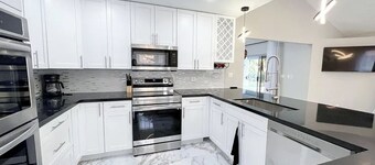 4-bedroom Luxury Modern Lake Front House in fabulous Wellington