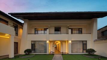 Bagian depan properti