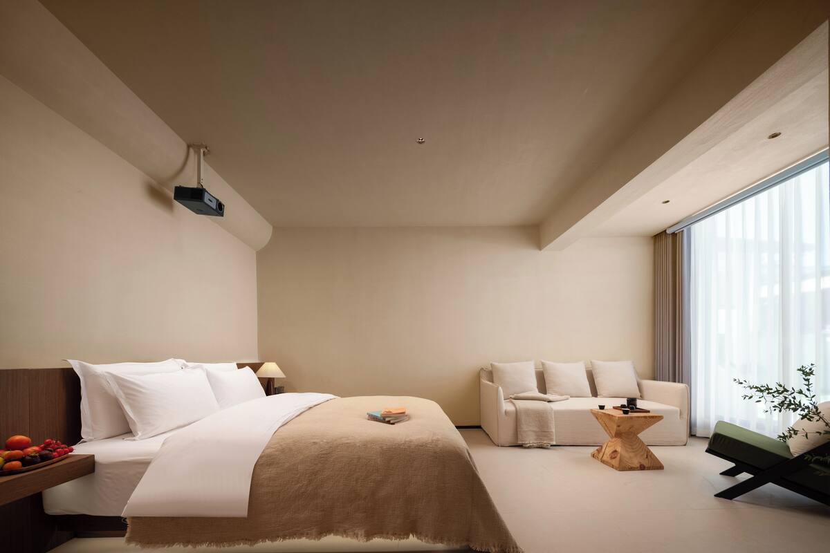 Habitación senior doble | 1 habitación, edredón, decoración personalizada y wifi gratis
