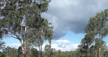 Cosy Country Cottage in Bungadoo. One-bedroom quiet accommodation.