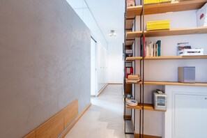 Interior - GuestHost - Modern 60 sqm apartment located on the fourth floor of a renovated 30's building without a lift (stairs to access it).The apartment consists of a living room with kitchenette, bedroom and bathroom. The bedroom is inspired by La Chayhana in Uz (Parma)
