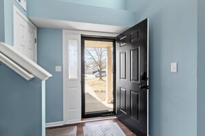 Interior - Spacious 4BR Near Grand Park – Game Loft, Office & Family-Friendly Comfort! (Westfield)