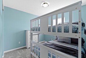 4 bedrooms, desk, iron/ironing board, WiFi