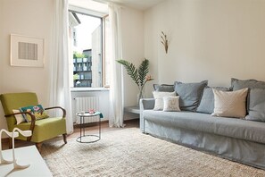 Living area - Bright and very central apartment in Corso Como, just a stone's throw from the Unicredit Tower, Eataly, Piazza Gae Aulenti and the new Isola and Porta Nuova districts where the longest walk in Milan begins.Despite being in the center of Milan's nightlife (Milano)