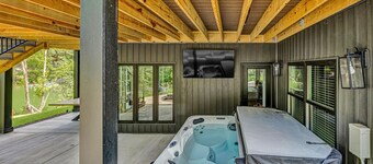 SML Sunset Escape~7 Bedroom/5 Bath~Sleeps 18~Hot Tub~Fire Pit~Private 2 Slip Dock~Pet Friendly