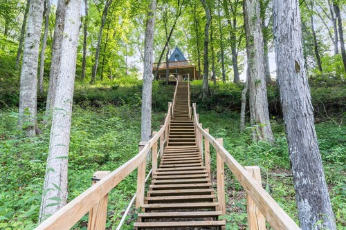 A-Frame on Tims Ford Lake Private Boat Dock