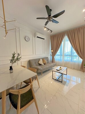 Living area - #Netflix #Cuckoo Troika Kota Bharu Homestay 0118 (Kota Bharu)