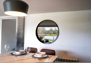 House | 3 bedrooms - River Cabin Mills Cottage - From 450 Per Night (Henley-on-Thames)