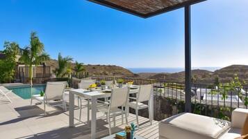 Villa, 2 Bedrooms, Terrace | Outdoor dining