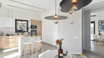 Villa, 2 Bedrooms, Terrace | Dining
