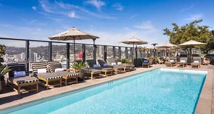 Luxury Penthouse In Hollywood