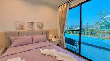 Deluxe-Villa, 5 Schlafzimmer, Poolzugang, Poolblick | 5 Schlafzimmer, kostenloses WLAN, Bettwäsche