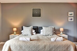 4 chambres, fer et planche à repasser, Wi-Fi gratuit, draps fournis